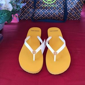 NWT Tory Burch New Ivory/Goldfinch Sandals SIze 8